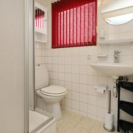 Holiday home Klein Centraal En Rustig Gelegen Strandhuis Noordwijk