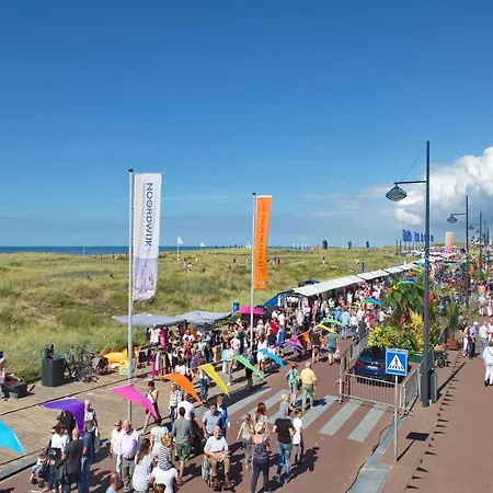 Klein Centraal En Rustig Gelegen Strandhuis *