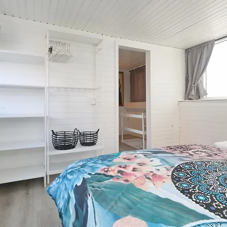Klein Centraal En Rustig Gelegen Strandhuis Noordwijk