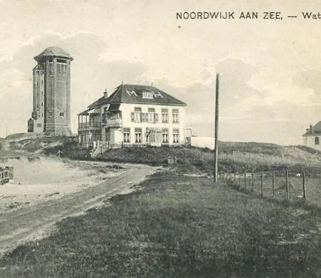 Klein Centraal En Rustig Gelegen Strandhuis Noordwijk