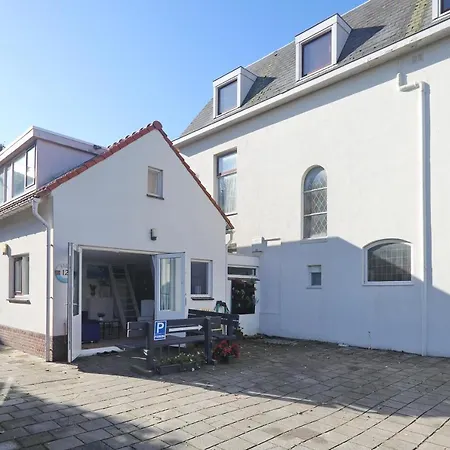 Klein Centraal En Rustig Gelegen Strandhuis Noordwijk